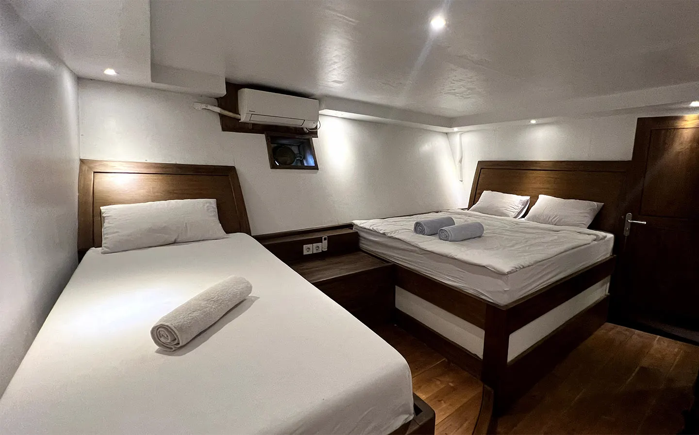 Bedroom 2 Superior Triple_Panrita Liveaboard